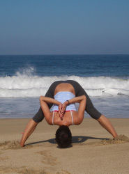 yoga sulla spiaggia